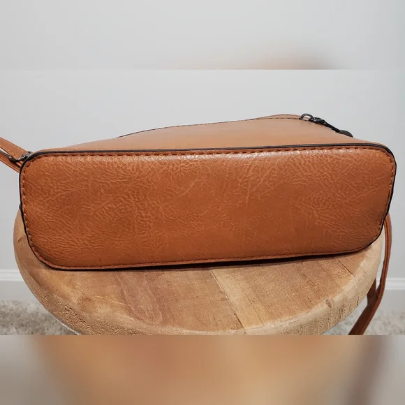 Like New, Sam&Hadley vegan textured grain purse - Picture 8 of 15